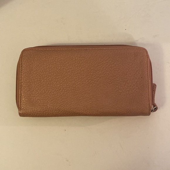 Kenneth Cole Reaction Pink Pebble Wallet - Picture 2 of 5